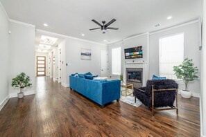 TV connectée, cheminée