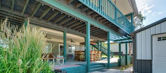 2-level Home w/ Deck: 1/2 Mi to Lake Mcconaughy!