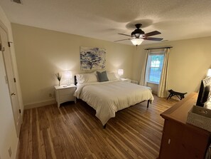 4 makuuhuonetta, ilmainen Wi-Fi, vuodevaatteet