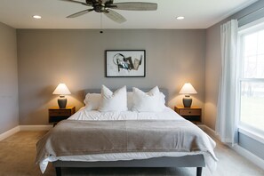 4 bedrooms, desk, iron/ironing board, WiFi