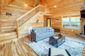 Fernseher, Kamin, Tischtennisplatte