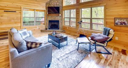 Family-friendly Murphy Cabin w/ Fire Pit!