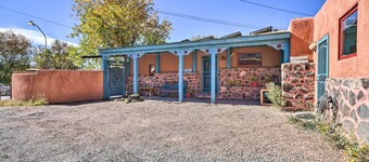 Unique Santa Cruz Studio ~ 25 Mi to Santa Fe