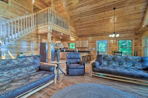 Hiwassee Hideaway' Cabin w/ Mountain Views!
