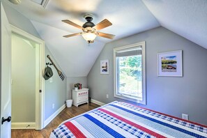 House (3 Bedrooms) | 3 bedrooms, iron/ironing board, free cribs/infant beds, bed sheets