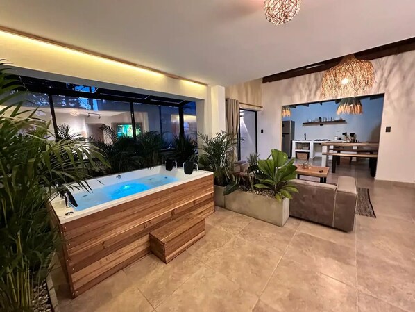 Indoor spa tub