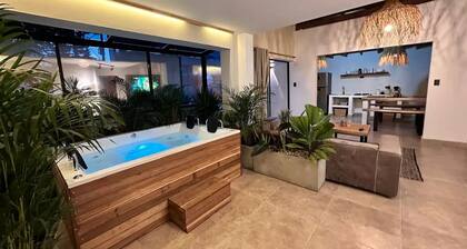 Increible Casa con Jacuzzi en Poblado-lleras