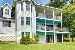 House (4 Bedrooms) | Interior - Spacious White Rivers Jewel: Fishing Haven! (Flippin)