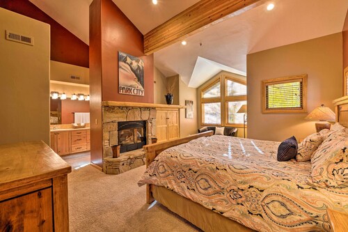 Park City Getaway w/ Hot Tub < 1 Mi to Main Street