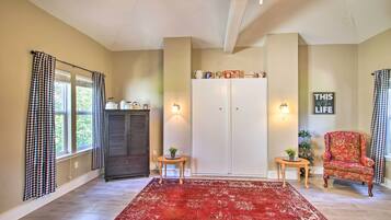 House (1 Bedroom) | Interior