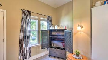 House (1 Bedroom) | Interior