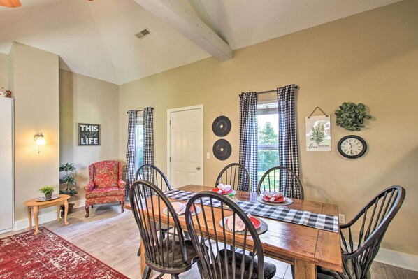 House (1 Bedroom) | Interior - 'turtle Rock' - Ironton Cabin w/ Furnished Patio! (Ironton)