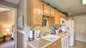 House (1 Bedroom) | Interior