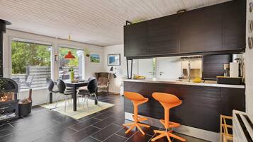 Réfrigérateur, plaque de cuisson, lave-vaisselle, cafetiÚre/bouilloire