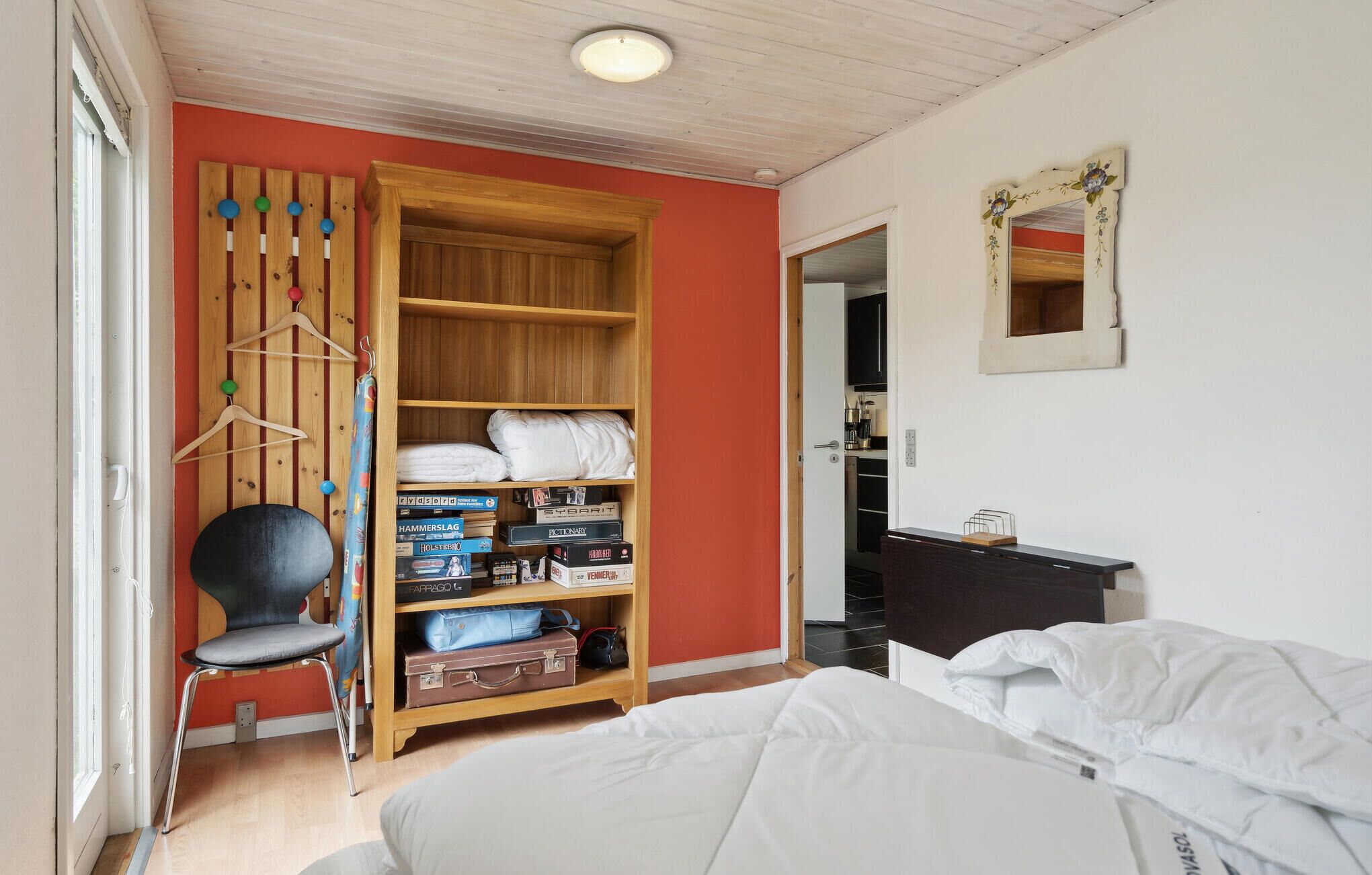 2 bedrooms, iron/ironing board, free WiFi