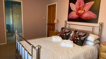 Cottage | 3 bedrooms, free WiFi, bed sheets