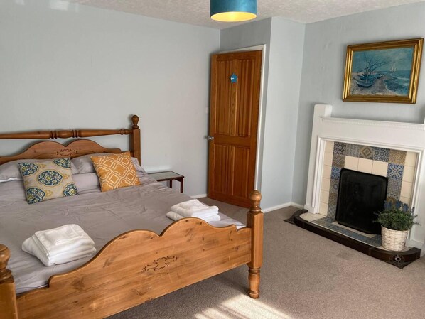 Cottage | 3 bedrooms, free WiFi, bed sheets