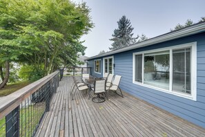 House (3 Bedrooms) | Interior - Lakefront Mount Vernon Home w/ Private Dock! (Sedro-Woolley)