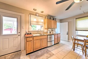 House (2 Bedrooms) | Interior - 'lucky Dawg' Pet-friendly Abode Near St Louis! (Pacific)