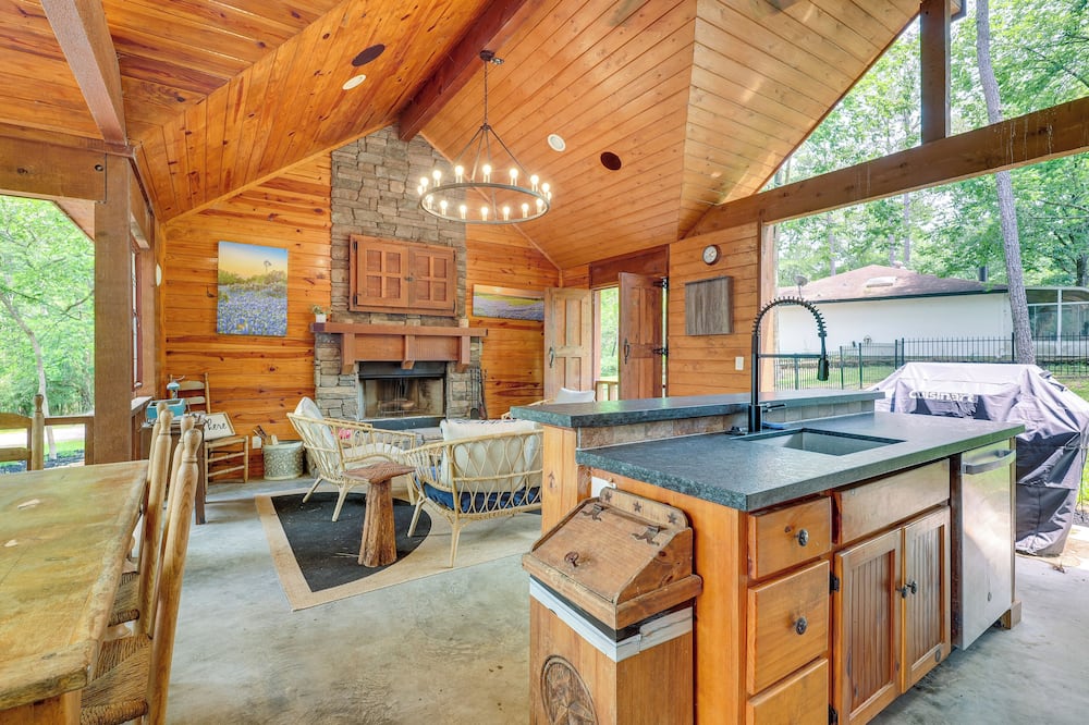 'cape Royale' Luxury Livingston Cabin w/ Hot Tub! - Pumpkin, TX