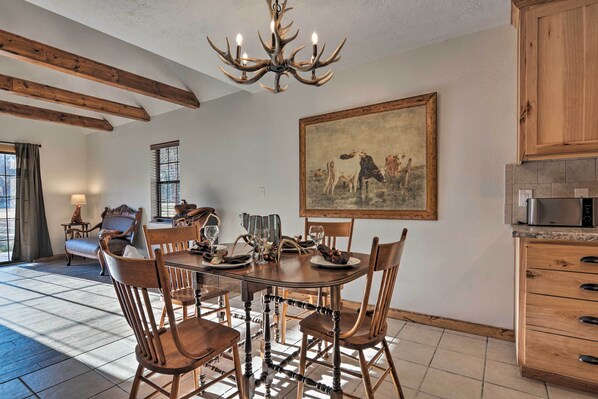 House (3 Bedrooms) | Interior