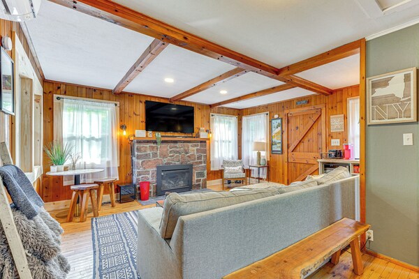 Pet-friendly Wilmington Retreat W/ Hot Tub! - Adirondacks
