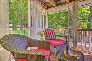 Cottage (2 Bedrooms) | Interior - 'the Country Cottage in Union Mills w/ Porch! (Union Mills)
