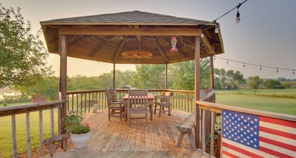 Red Bluff Inn & Retreat w/ Entire Ranch on Lake!
