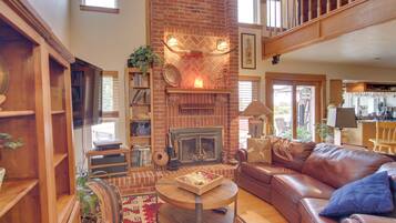 House (6 Bedrooms) | Interior