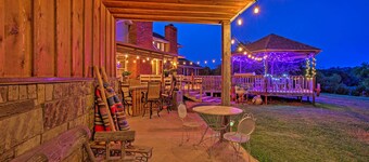 Red Bluff Inn & Retreat w/ Entire Ranch on Lake!