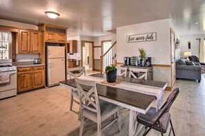 House (3 Bedrooms) | Interior - Peaceful Bird in Hand Home w/ Farmland Views! (Bird In Hand)