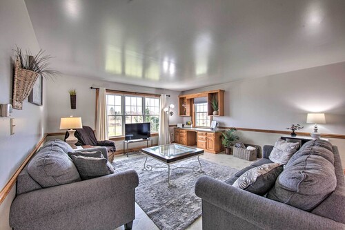 Peaceful Bird in Hand Home w/ Farmland Views!