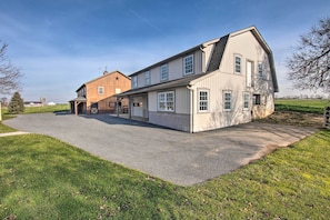 House (3 Bedrooms) | Interior - Peaceful Bird in Hand Home w/ Farmland Views! (Bird In Hand)