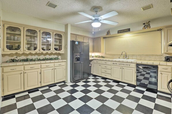 House (4 Bedrooms) | Interior - 2 Mi to Lake Arlington: Spacious Escape w/ Deck (Arlington)