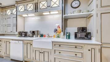 Vila (5 Bedrooms) | Interior
