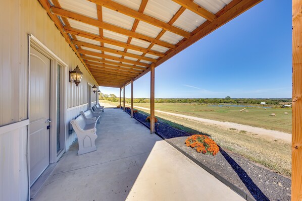 Villa (5 Bedrooms) | Interior - 'the Vista' Retreat ~ 30 Mi to Kansas City! (Tonganoxie)