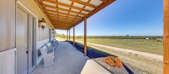 'the Vista' Retreat ~ 30 Mi to Kansas City!