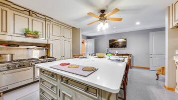 Villa (5 Bedrooms) | Interior