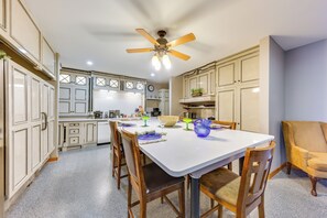 Villa (5 Bedrooms) | Interior