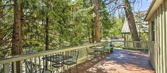 Half-mi to Shaver Lake: Cabin w/ Wraparound Deck