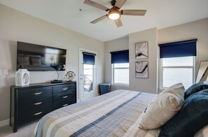 Apartment (3 Bedrooms) | Interior - Lake Conroe Waterfront Home: Patio & Shared Pool! (Willis)