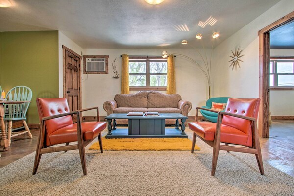 Chic Retro Retreat In Choteau: Walk To Dtwn! - Montana