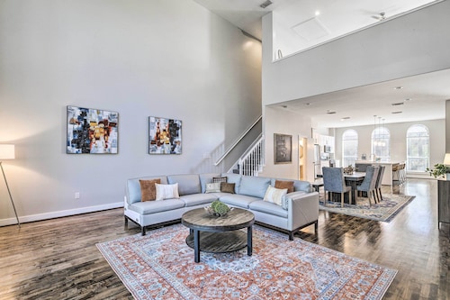 Modern Houston Gem: 1 Mi to Minute Maid Park!