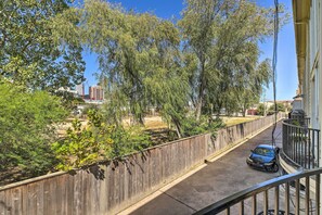 Interior - 3-story Houston Townhome: 1 Mi to Minute Maid Park (Houston)