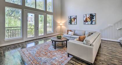 Modern Houston Gem: 1 Mi to Minute Maid Park!