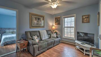 Cottage (2 Bedrooms) | Interior