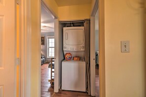 Cottage (2 Bedrooms) | Interior