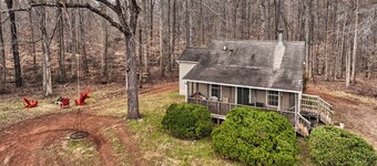 Cozy Rixeyville Cottage w/ Deck, Grill, & Stabling