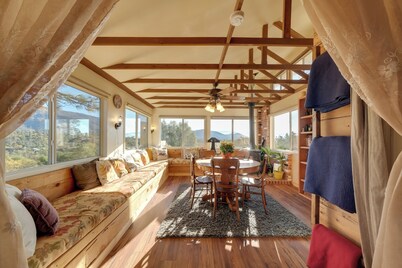 Secluded Mountain Hideaway < 8 Miles to Bass Lake!