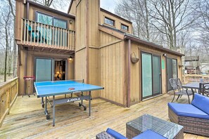 House (3 Bedrooms) | Interior - Cozy Bear Den Cabin Game Room & Golf Cart (Pocono Lake)